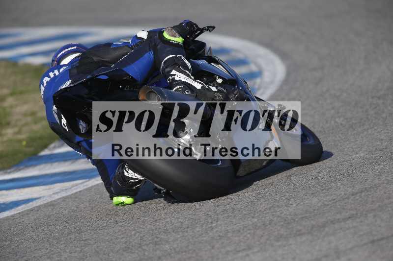 /Archiv-2024/02 29.01.-02.02.2024 Moto Center Thun Jerez/Gruppe gelb-yellow/backside